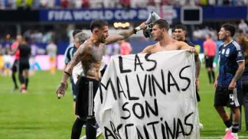 Après la demi-finale Angleterre-Argentine, Londres demande une enquête à propos de la banderole brandie par des joueurs argentins sur les Malouines