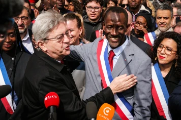 Pour Jean-Luc Mélenchon, Bally Bagayoko et Aly Diouara font l'objet d'un «racisme systémique»
