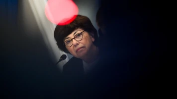 « Ce n’est même plus de l’amateurisme, c’est du sabordage » : après son éloge de Jean-Luc Mélenchon, la ministre Monique Barbut à nouveau dans la tourmente