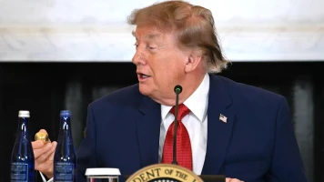 Des injections « de la taille d’une bouteille de soda » : Donald Trump continue son offensive contre les vaccins