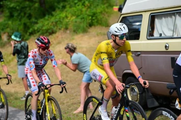 Un juge a autorisé les contrôles antidopage nocturnes de Tadej Pogacar et Jonas Vingegaard lors du Tour de France