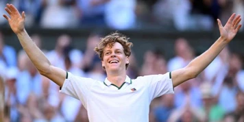 Tennis : Jannik Sinner gagne le tournoi de Wimbledon pour la deuxième année consécutive