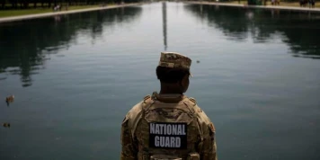 Donald Trump menace « de dix ans de prison » quiconque s’en prendra au bassin du Lincoln Memorial, à Washington