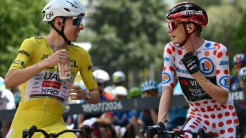 Tour de France : contrôle antidopage en pleine nuit pour Pogacar et Vingegaard, leurs équipes atterrées