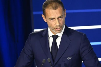 La riposte : l'UEFA décide de boycotter la Coupe du monde en cas de vente à des investisseurs privés