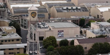 Rachat de Warner par Paramount : le syndicat des scénaristes américains s’y oppose, tout comme douze Etats américains