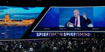 A Saint-Pétersbourg, le « Davos de Poutine » s’achève comme il a commencé, sous une pluie de drones ukrainiens