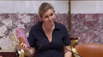 La clim’ de l’Assemblée nationale est tombée en panne et ça s’est vite vu