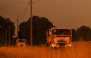 Incendies : Un pompier meurt après la sortie de route de son camion dans les Bouches-du-Rhône