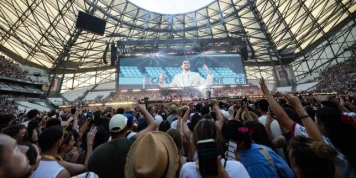 Bad Bunny chante sa fierté portoricaine aux Marseillais