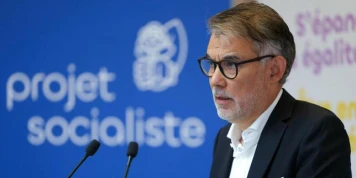 Olivier Faure annonce qu’il votera la motion de censure des Ecologistes et accuse le gouvernement Lecornu d’« inaction climatique »