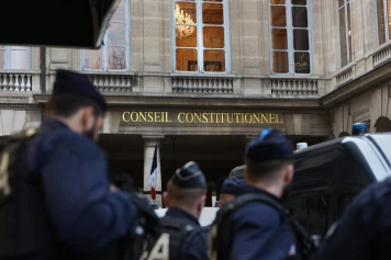 Loi de programmation militaire : le Conseil constitutionnel approuve l’« état d’alerte de sécurité nationale » et son régime d’exception