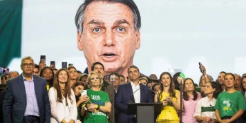 Brésil : la Cour suprême somme Jair Bolsonaro de s’expliquer sur un deepfake électoral en soutien de son fils candidat à la présidentielle