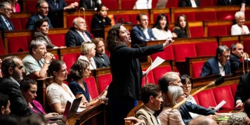 La cheffe des députés écologistes, Cyrielle Chatelain, saisit Sébastien Lecornu sur le cas d’un lanceur d’alerte centrafricain sur Wagner