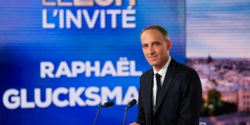 Présidentielle : Raphaël Glucksmann se donne « trois mois » pour décider s’il sera candidat
