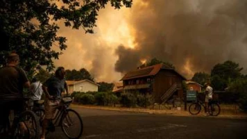 Incendie en Gironde : une première maison en flammes à Lège-Cap Ferret, le maire juge la situation "préoccupante"