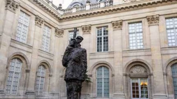 Une première cérémonie d’hommage national à Alfred Dreyfus organisée dimanche, en présence d'Emmanuel Macron