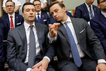 En Pologne, Jordan Bardella rencontre une coalition d’extrême droite antisémite, homophobe, europhobe et anti-Ukraine