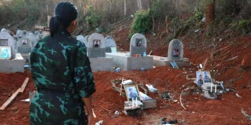 « Le conflit s’est propagé, nous assistons à davantage de massacres » : en Birmanie, plus de 100 000 morts en cinq ans, selon le décompte d’une ONG