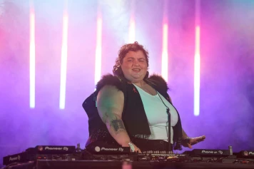 « Je crois toujours au pouvoir de l’amour » : Barbara Butch remonte sur scène, une semaine après son concert interrompu à Grenoble