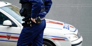 Une pétition contre la présomption d’usage légitime des armes par les forces de l’ordre recueille 140 000 signatures