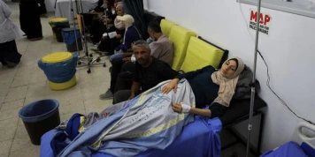 « Nous sommes contraints d’utiliser le même cathéter 20 ou 30 fois » : à Gaza, pénuries et évacuations entravées mettent les malades en danger