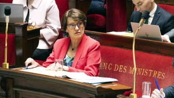 La ministre Annie Genevard, épinglée pour sa présence à une réunion de Bolloré au casting sulfureux