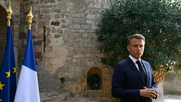 Le patron du PS Olivier Faure critique Emmanuel Macron qui « s’amuse en jet ski pendant la canicule »
