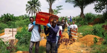 Ebola : l’ampleur de l’épidémie pourrait dépasser « de deux à quatre fois » les estimations officielles, selon l’OMS