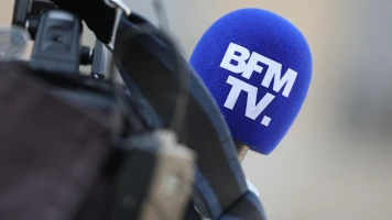« Pas une claque, un coup de poing » : un journaliste de BFMTV frappé en marge des feux en Gironde