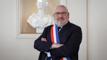 « C’est très dur de tenir certains maires » : le RN embarrassé par plusieurs de ses nouveaux édiles