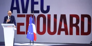 Edouard Philippe se dévoile lors d’un meeting à Paris et promet de demander aux Français un « effort collectif juste » ainsi qu’une « refonte massive de l’école »