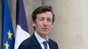 Des consignes de "bon sens" rappelées dans les écoles, mais pas de fermetures prévues à ce stade face aux fortes chaleurs, assure le ministre de l'Education nationale