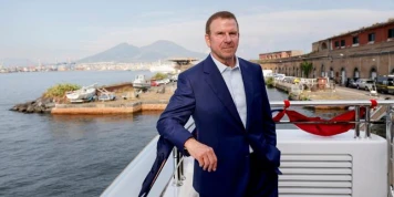 En Italie, l’ambassadeur américain embarque la diplomatie dans son yacht privé immatriculé aux îles Caïmans