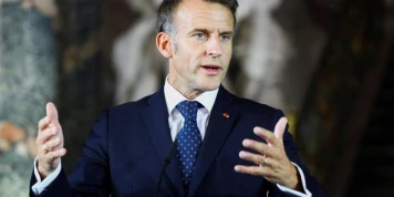 Emmanuel Macron appelle à se « méfier » des sondages prédisant la victoire de Marine Le Pen en 2027