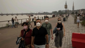 « C’est la double peine » : pourquoi la canicule rendra les fumées des feux de forêt encore moins supportables