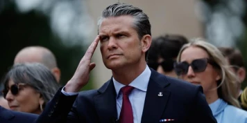 En Normandie, Pete Hegseth insiste sur « la nécessité stratégique » pour l’Europe d’être la principale responsable de sa sécurité
