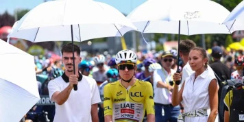 Tour de France 2026 : la canicule pousse le syndicat des coureurs à réclamer l’adaptation des horaires des étapes