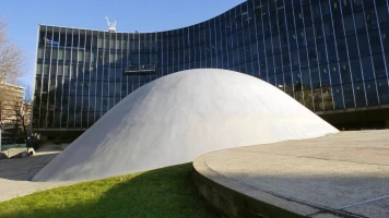 À Paris, le Parti communiste ouvre son siège climatisé au public, et veut en faire un enjeu très politique