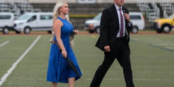 Donald Trump annonce le départ de sa porte-parole Karoline Leavitt
