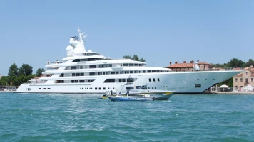 L’ambassadeur américain et son immense yacht ne sont pas les bienvenus à Venise