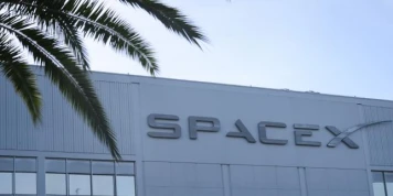 SpaceX double presque son chiffre d’affaires, sans enrayer la chute de son titre récemment introduit en Bourse