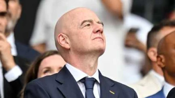 La Fifa maintient son plan d'ouverture aux investisseurs privés malgré les critiques et la menace d'un boycott de l'UEFA