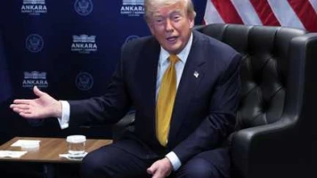 VIDEO. "Des missiles tirés par la République islamique du Japon" : le nouveau lapsus de Donald Trump en pleine reprise des frappes contre l'Iran